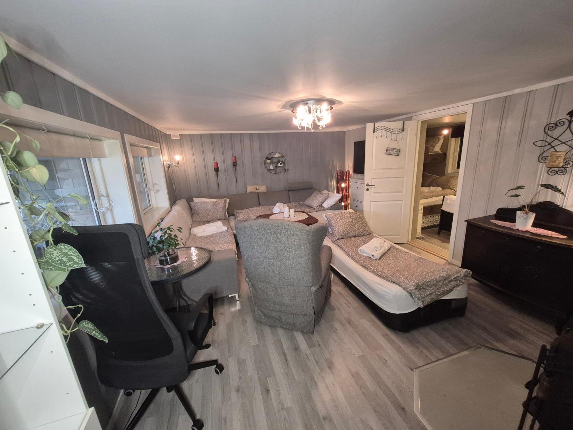 Mormors Basseng Apartamento Kristiansand Exterior foto